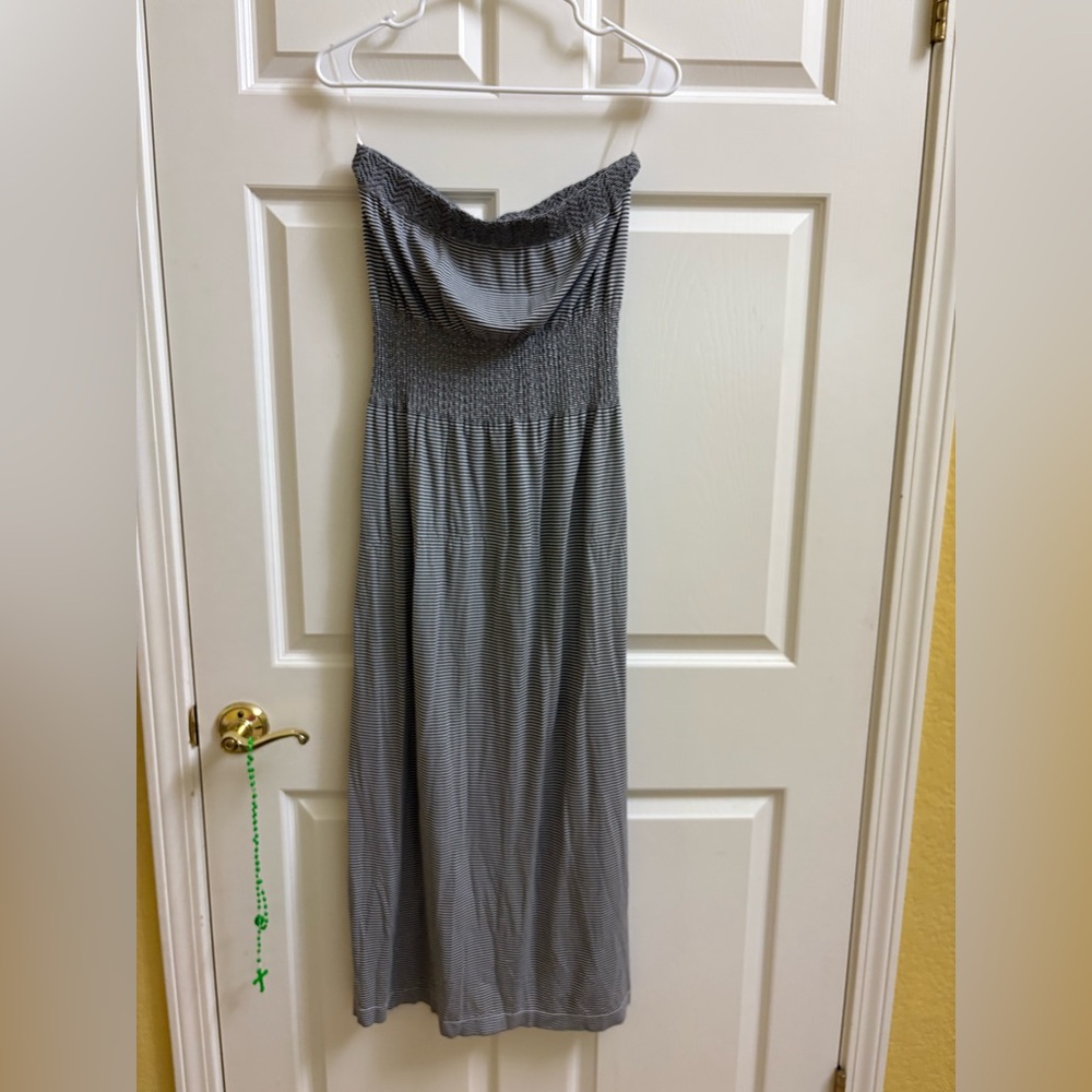 Elegant Gray Strapless Dress